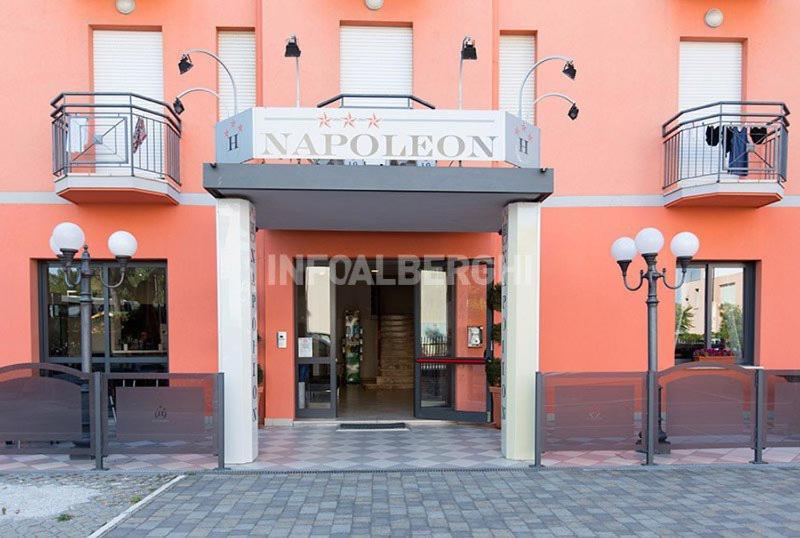 Hotel Napoleon San Mauro Mare 外观 照片